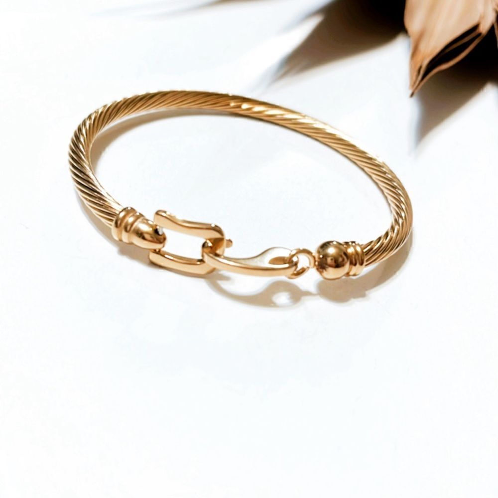 Anthropologie Twisted Cable Bracelet in Gold
